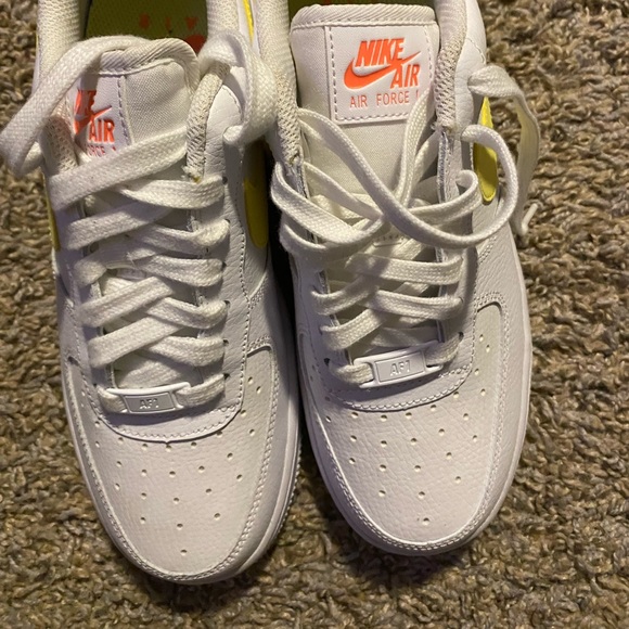 Women’s Nike AF-1 - Picture 5 of 6